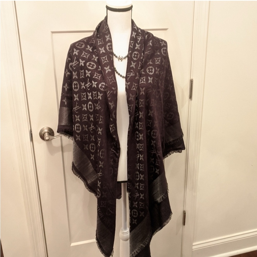 Louis Vuitton Monogram Shawl